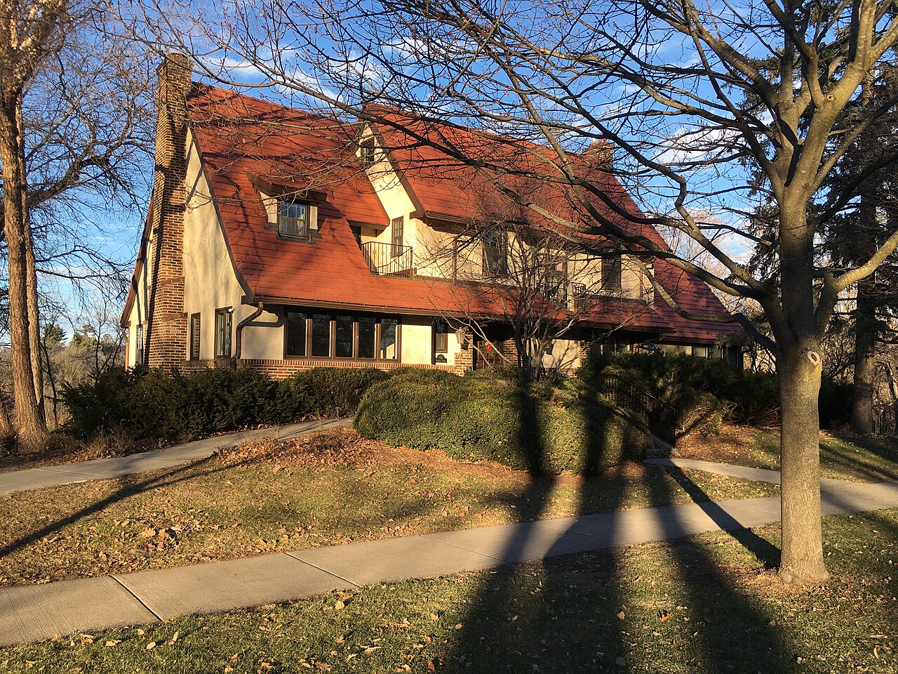 A one-story house of the kind found across older Dallas and Fort Worth neighborhoods